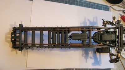 Kfz 9 Famo=201.JPG (144.87 Kio) Vu 3450 fois les échapements mis en place, après collage du moteur.