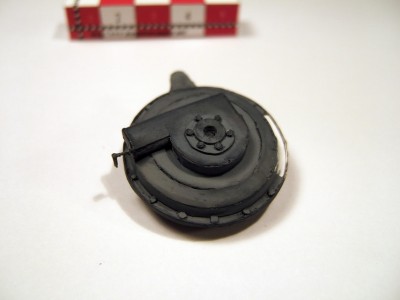 Kfz 9 Famo=191.JPG (109.26 Kio) Vu 3450 fois le corps du treuil vue de dessous (l'entrainement n'est pas en place).