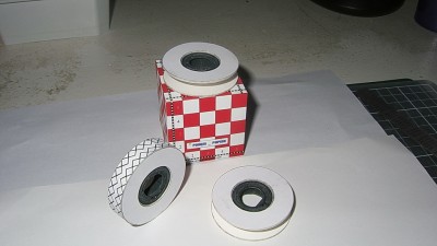 Kfz 9 Famo=225.JPG (152.31 Kio) Vu 8825 fois Le flancs des pneus sont en place plus le support de la bande de roulement sur la roues de gauche.