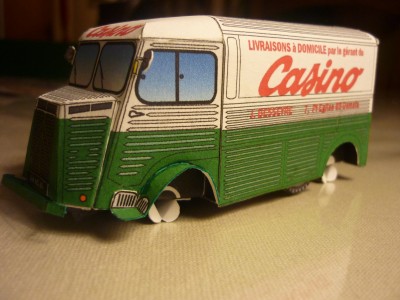 petite photo ... il ne manque que les roues ou les parpaings ;D