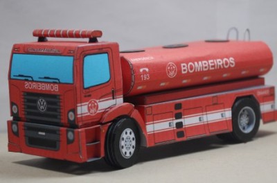 b_102.jpg