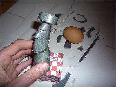 P1030385.JPG (114.62 Kio) Vu 4478 fois a la moitié du premier colosse<br />ps c'est mes premiers modèles d'architecture ...