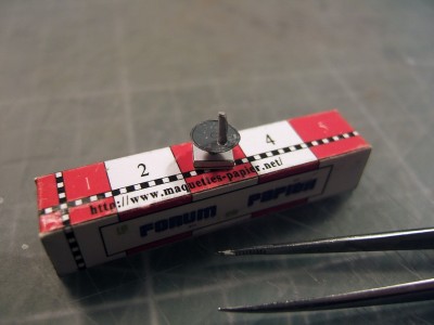 Panhard AML 90=306.JPG (152.95 Kio) Vu 10236 fois manivelle pour la rotation manuelle de la tourelle