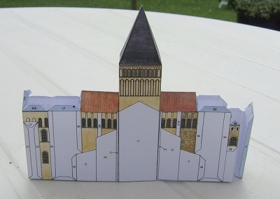 Grand clocher central avec les bras sud et nord du grand transept: façade ouest