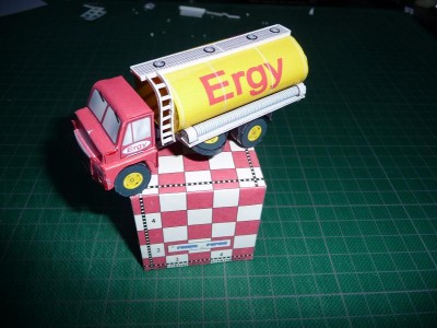 Camion citerne Bedford Amiga 1.jpg