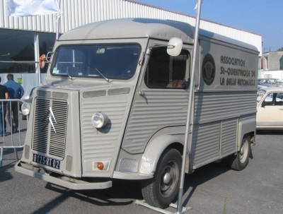 0097_hy_association_st-quentinoise_belle_automobile.jpg