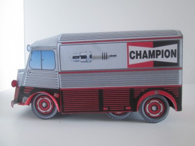 P036 HY Bougies Champion (7).JPG