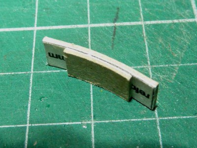 deux cartons 0,5mm pour faire le support entre les deux parties de la pièce