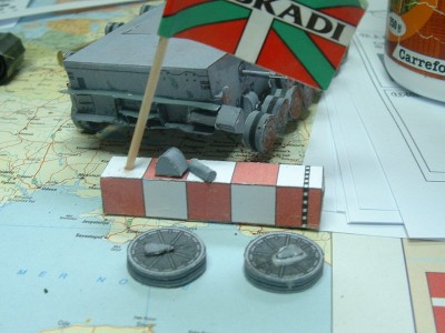 maquette panzer IV 006.jpg (321.51 Kio) Vu 13510 fois les pieces de suspensions arrieres et les poulies de renvoi