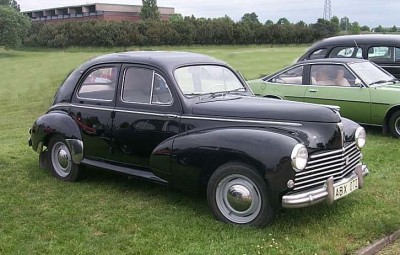 peu203black.jpg