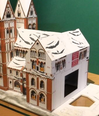 ... et transept vers la nef.<br /><br />Cordialement<br />Kurt