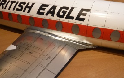 DSCF0015 (2).JPG (172.94 Kio) Vu 1919 fois ... et tirez-le vers l'arrière. Certaines choses ne rentraient pas, alors j'ai séparé le carénage et l'ai divisé en deux parties.<br /><br />Cordialement<br />Kurt