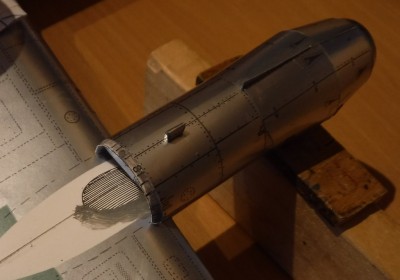 DSCF0040.JPG (144.76 Kio) Vu 1674 fois ... fixez l'aile ...