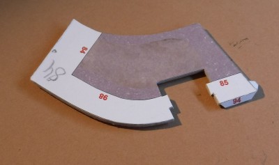 ... retirer les languettes sur les courbes.