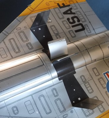 et placez-les sur l'aile.<br /><br />Cordialement,<br />Kurt