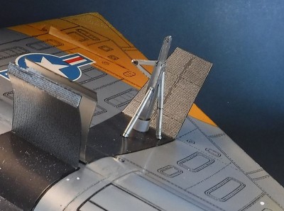 Les petites pièces du train d'atterrissage... pour soutenir la jambe du train d'atterrissage.<br /><br />Cordialement,<br />Kurt