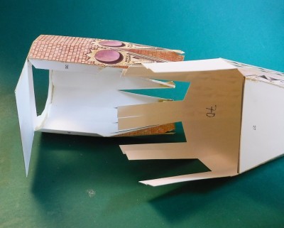 DSCF0018.JPG (180.31 Kio) Vu 13024 fois ... ensuite, la flèche sera installée à l'aide des languettes adhésives.