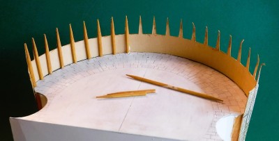 DSCF0088.JPG (135.05 Kio) Vu 7943 fois renforce les points délicats avec des cure-dents colorés...