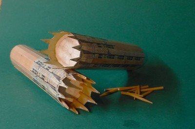 DSCF0024.JPG (191.6 Kio) Vu 7661 fois …plancher installé et cure-dents collés…