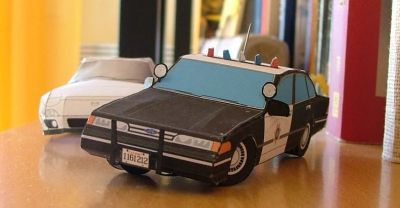 you're under arrest !
ford victoria crown de la police de californie.
Je crois que je vais toutes les faire, j'avoue, j'ai un faible, mÃªme si c'est un peu trop "carrÃ©" pour moi.
