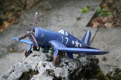 Corsair F4U
