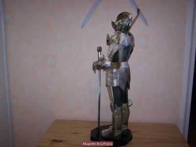 Armure mediÃ©val
De chez 3dpaper.com
