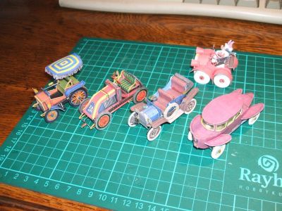 voitures shell réduites
Panhard et Levassor 1894, Renault 1906, ford 1908, rumpler 1921 et la 313 de Donald (d'un site allemand sur le journal de Mickey)
