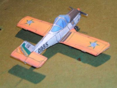 aerotec 1
en papier 80g humide pour prendre les courbes. Il est au 72 ème sur le site de l'armée de l'air brésilienne si je me souviens bien. C'est mon premier avion avec cette technique (j'en fais des qui sont censés voler avec un moteur caoutchouc)
