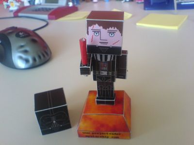 Vador faÃ§on Hako mais sans son casque
