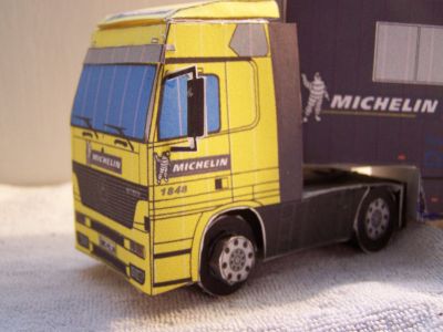camion michelin
la cabine du camion michelin
