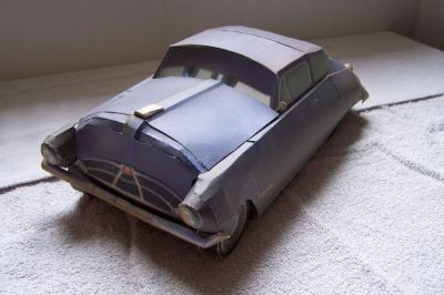 doc hudson
voici doc hudson du film "cars" 
il mesure environ 50 cm
