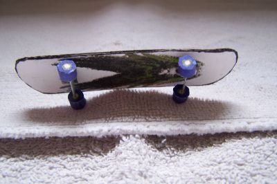 skate board
voici le dessous
