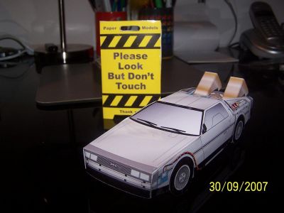 DELOREAN 3
montÃ©e en septembre 2007, pour me mettre dans le bain du paper model..
