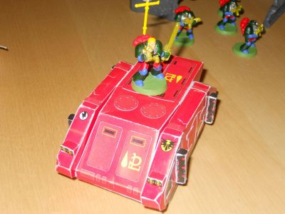 Rhino aux couleurs des blood angels
