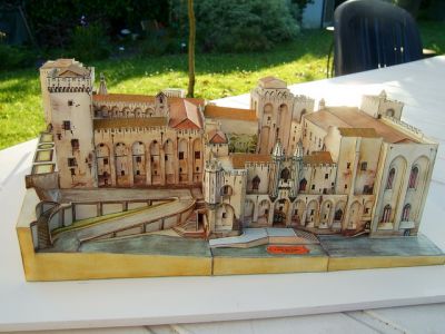 Palais des Papes
modÃ¨le Instant Durable au 1/300 reduit au 1/600
