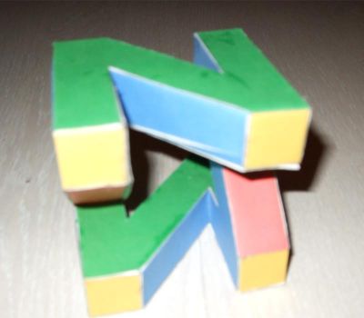 Logo Nintendo 64 (1/3)
le logo de la Nintendo 64 vu couchÃ© 
pour la petite histoire c'est un de mes premier vrai modele et a l'epoque xD j'utilisait encore du papier 50g + un melange de papier autocollant pour renforcÃ© avec de la colle a bois ^^ faudra que je le refasse plusieur fois mes potes me le demande XD
Keywords: 64 nintendo logo