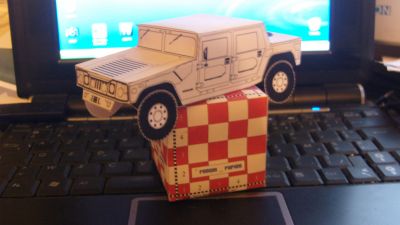 Hummer
Petit Humer vite fait (pour me dÃ©gourdir un peut de mon gros projet en cour)
