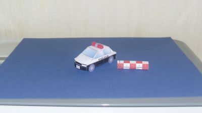 Petite voiture de police
Pour dÃ©butant
