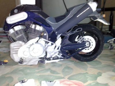 Yamaha MT-01
Avant le montage de la roue avant
