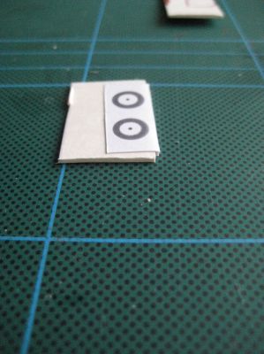 Les roue du train encollÃ© sur une semelle de carton de 1mm prise en sandwich

