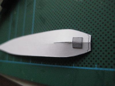 collage du radiateur sur le ventre  du fuselage 
