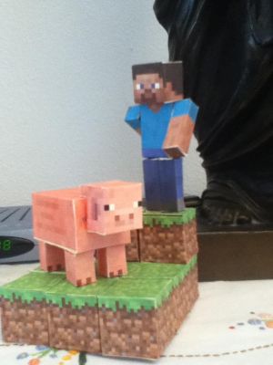 Minecraft en papercraft
Minecraft en papercraft ma maquette qui rÃ©unis mes deux premiers papercraft ( a savoir le cochon et le bonhomme)
Keywords: minecraft