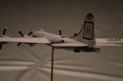 Boeing B-29
J'aurais du mettre les vitres en gris foncé !
A adapter au prochain !

