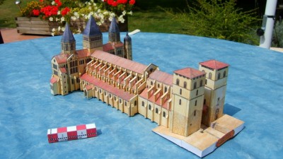 Cluny=030.jpg (117.35 Kio) Vu 3767 fois façade nord ouest
