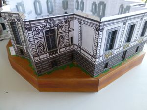 remblais de terre derrière le palais