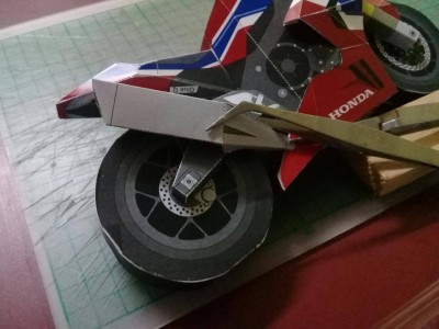 moto 03 4.jpg