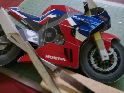 moto 03 5.jpg