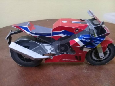moto 05 1.jpg