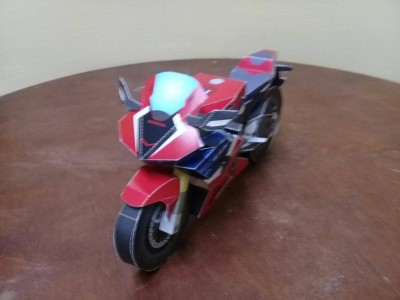 moto 05 2.jpg